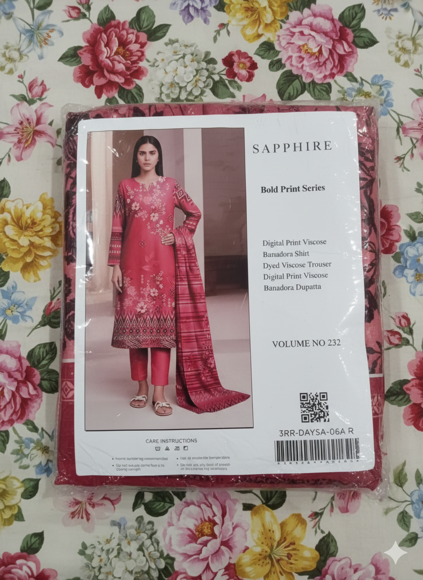 Sapphire Bold Print Series – Crimson Floral Khaddar 3-Piece Suit (Volume 232)